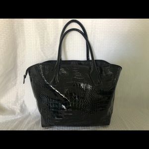 Black tote bag